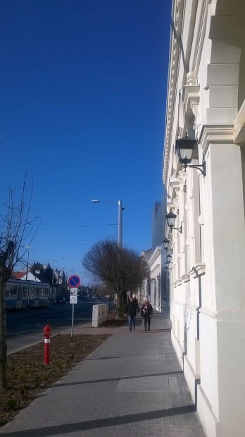 Gar�zs kiad� a P�rizsi udvarban