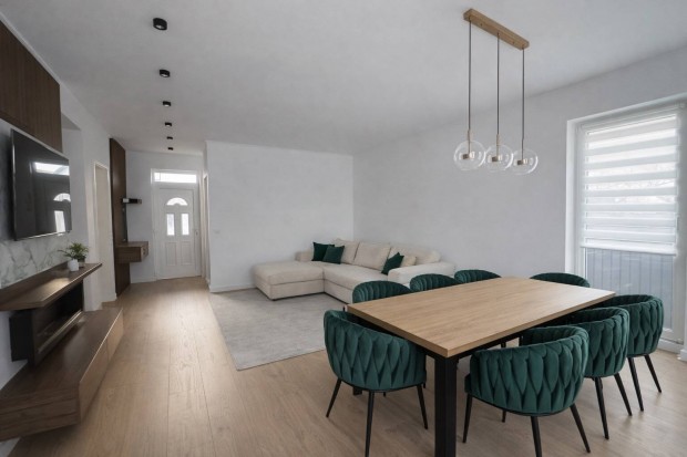 Gar�zsn�l �ssze�r� �j �p�t�s� ikerh�zf�l elad�