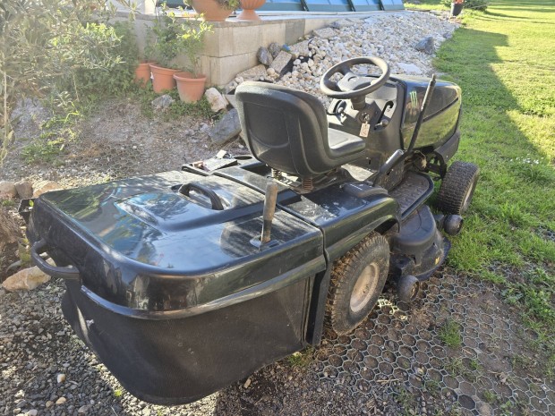 Gardol fnyr traktor.