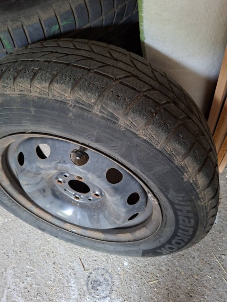 Gárdonyban Fiat Linea 15 coll acélfelnis garnitúra