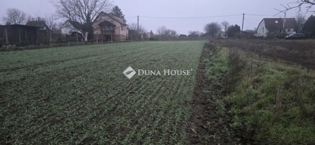 G�rdonyi 1050 nm-es telek elad�