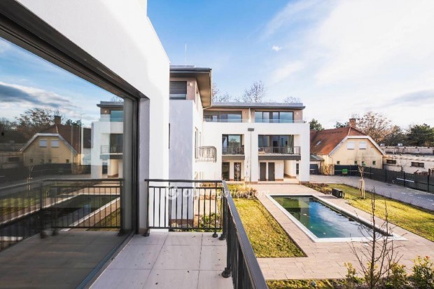 G�rdonyi 48 nm-es lak�s elad�