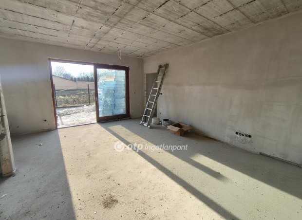 G�rdonyi elad� 123 nm-es h�z