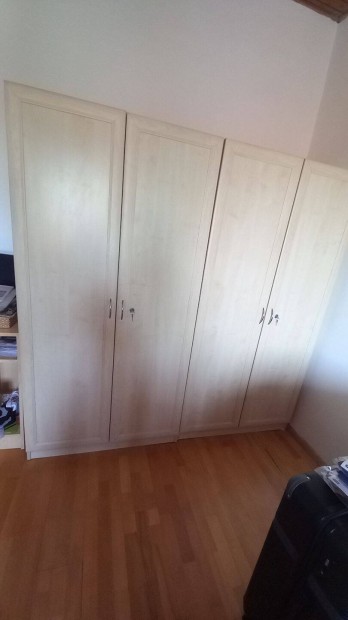 Gardrób szekrény + ágynemű tartós