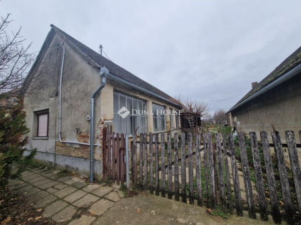 Gar�i elad� 76 nm-es h�z