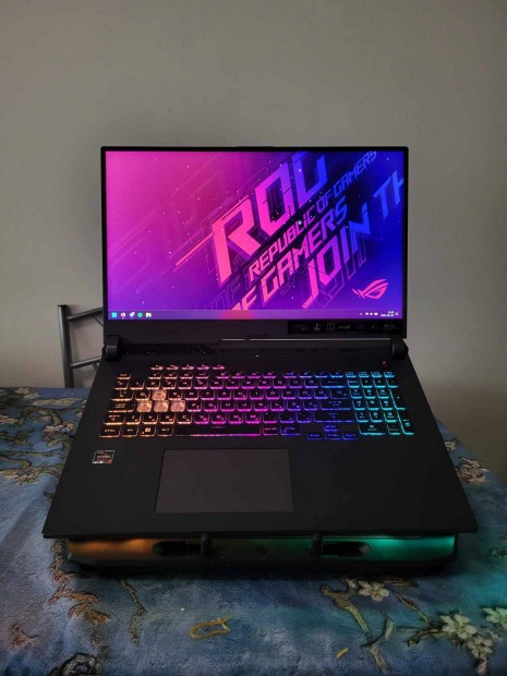 Gari 2 v dobozos Gamer Asus ROG Strix G17 G713RM Full RGB laptop