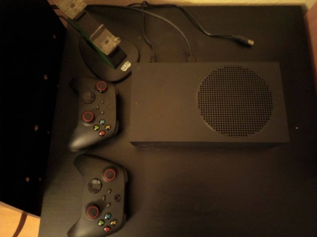 Garis Xbox Series S 1TB +2kontroller+dokkoló