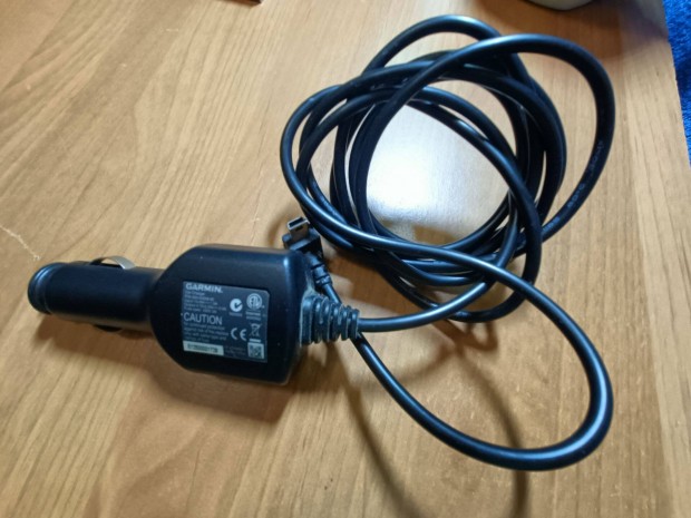 Garmin Car Charger - Fekete (320-00239-50)