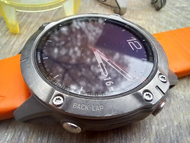 Garmin Fenix 6 Titnium Sapphire elad 