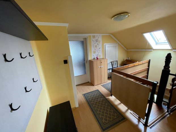 G�vavencsell� k�zpontj�ban duplakomfortos csal�di h�z elad�!