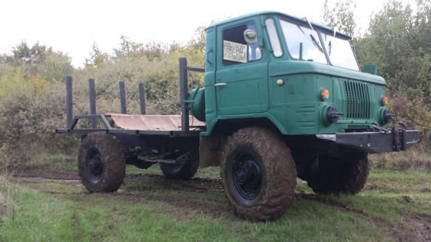 Gaz 66 Gaz66 4x4 V8 benzines katonai csörlővel rönkszállító teherautó