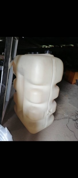 G�zolaj tart�ly 1500 literes elad�.
