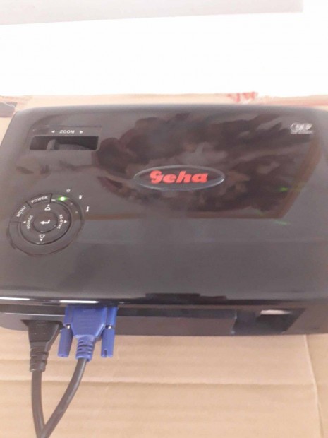 Geha Compact 219 projektor(optoma gyrtotta)j izz j tv 2800ansi
