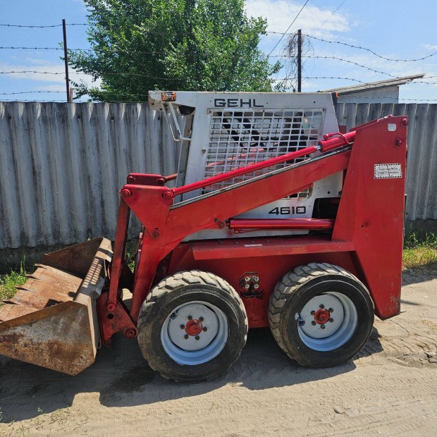 Gehl 4610 bobcat rakodó csuszokormányzású
