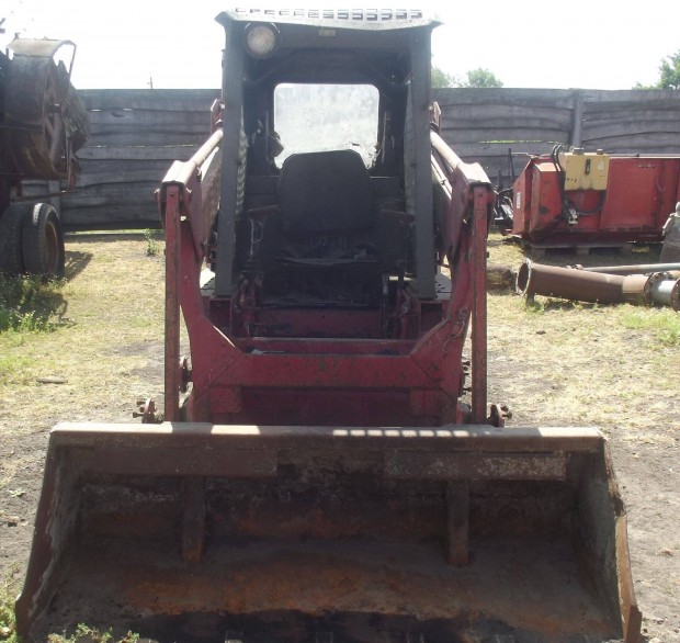 Gehl SL 4610 csszkormnyzs rakodgp kerekek s motor nlkl elad