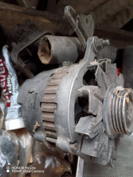 Gener�tor, kisteheraut�, szem�lyaut�, alkatr�sz 