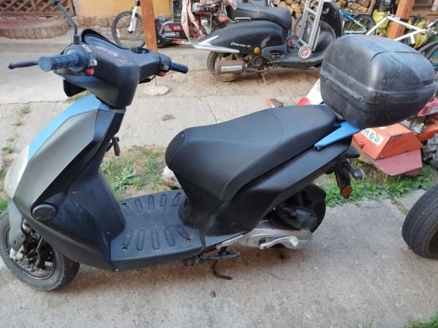 Generic Kallio 50ccm , 2 ütemű robogó eladó,