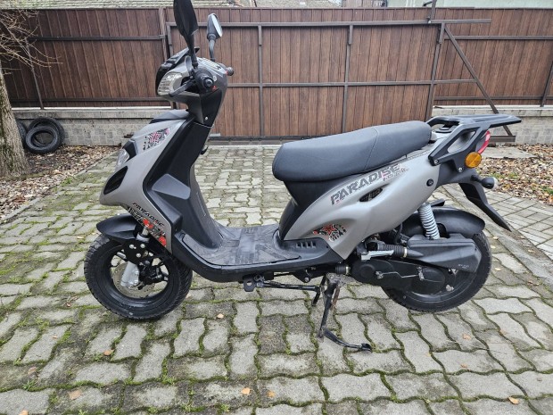 Generic Paradise 4T inj robog�