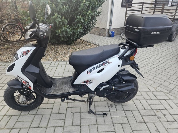 Generic Paradise 4T inj robog� 