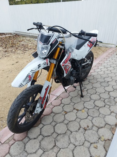 Generic TR 125 supermoto, alkatrsznek elad