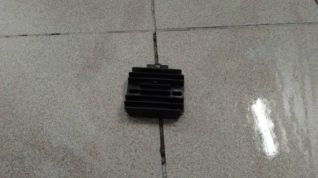 Generic XOR 125 fesz�lts�g szab�lyz�