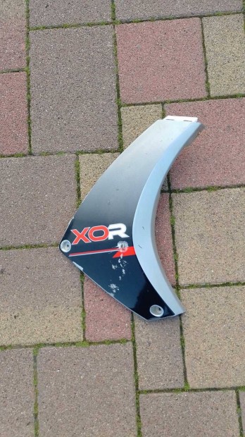 Generic Xor jobb els idom