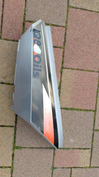 Generic Xor jobb ülés alatti idom