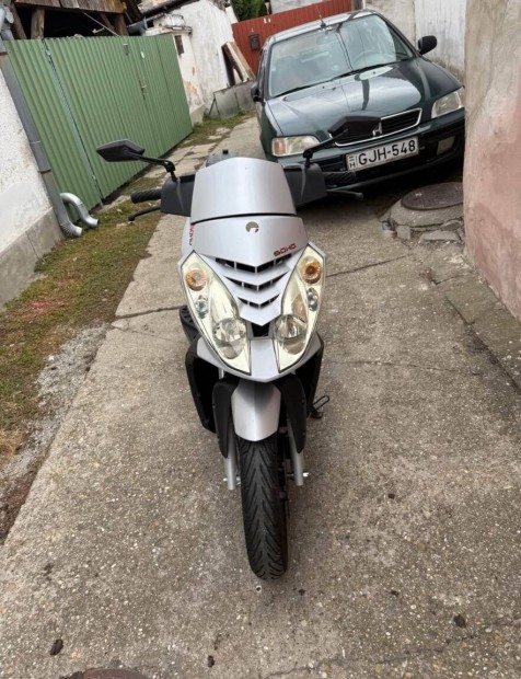 Generic robog 125cm3