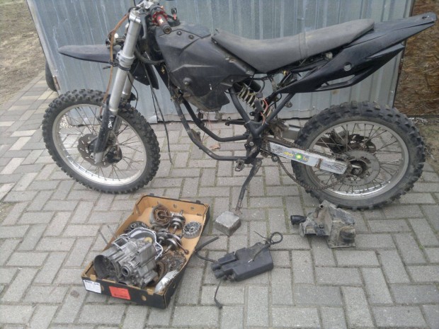 Generic trigger enduro ker�kszett