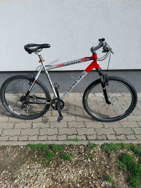 Genesis 26 frfi kerkpr MTB jszer 26-os