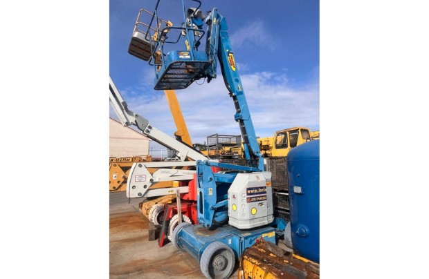Genie Z34/22 elektromos karosemelő személyemelő