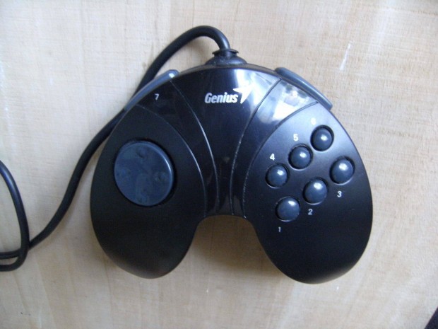 Genius Maxfire G-08X gamepad