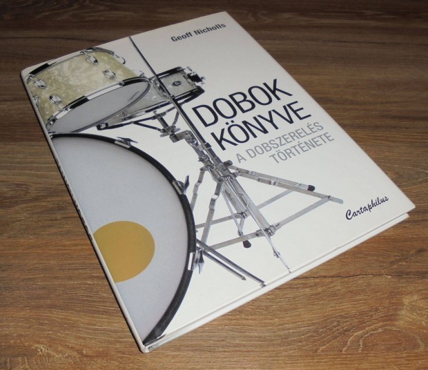 Geoff Nicholls: Dobok k�nyve