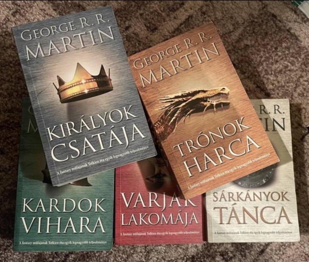 George R. R. Martin: Trnok harca 1-5.