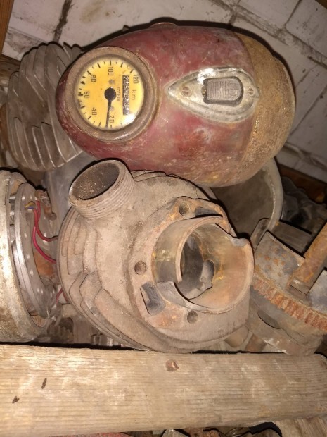 G�p fellelt alkatreszei