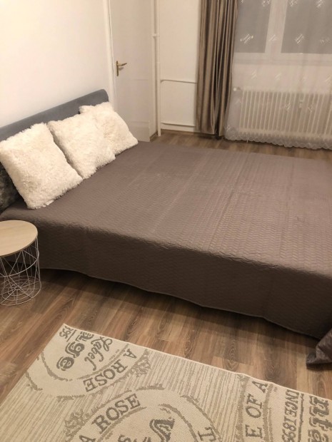 G�pes�tett, b�torozott lak�s kiad� Tatab�ny�n