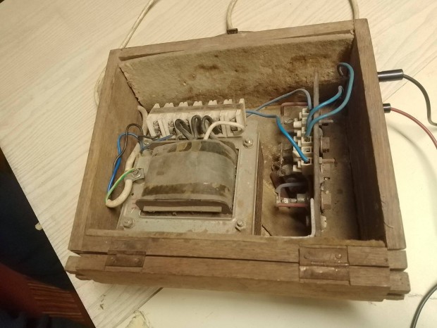 G�pj�rm� akkumul�tor t�lt� j� �llapotban olcs�n elad� (hagyat�ki)