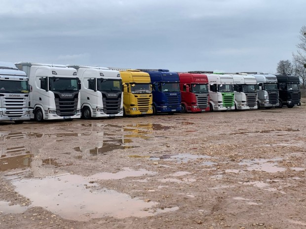 Gépkocsivezetőt keresünk - nyerges mega szerelvényre