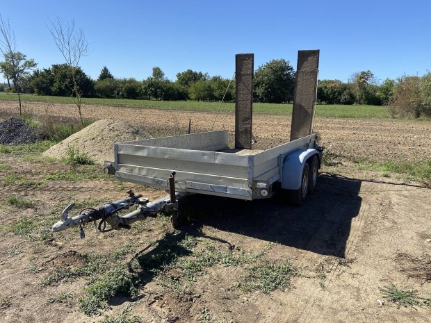 Gpszllt utnfut trler trailer 3500kg