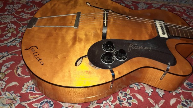 Gerold Karl Hannabach Archtop Jazz Blues mester gitár
