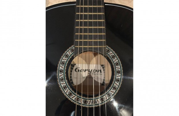 Geryon fekete színű klasszikus gitár