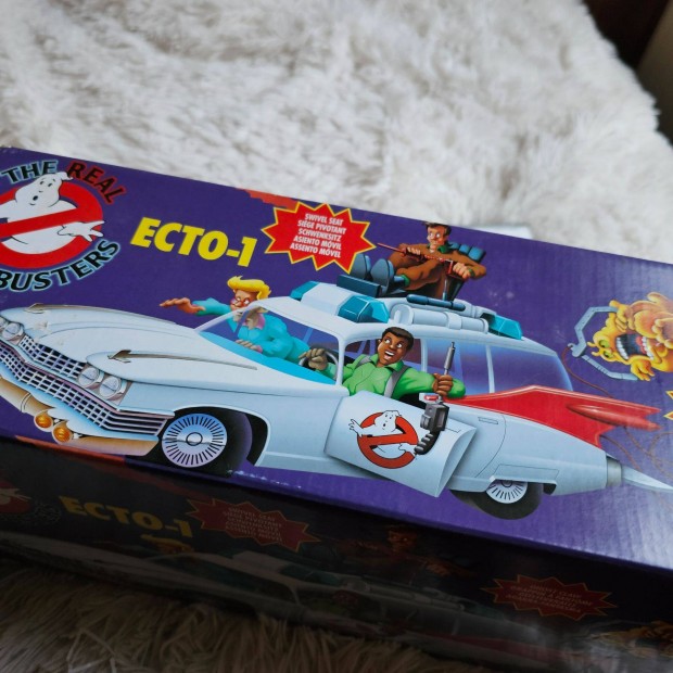 Ghostbusters Kenner Classics Ecto-1 kocsi 15cm j