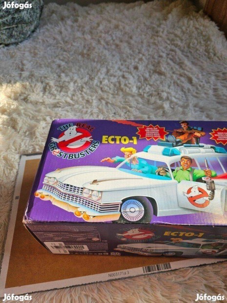 Ghostbusters Kenner Classics Ecto-1 kocsi 15cm j dobozos