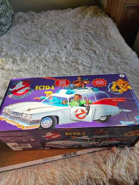 Ghostbusters Kenner Classics Ecto-1 kocsi 15cm j dobozos Ha szeretn