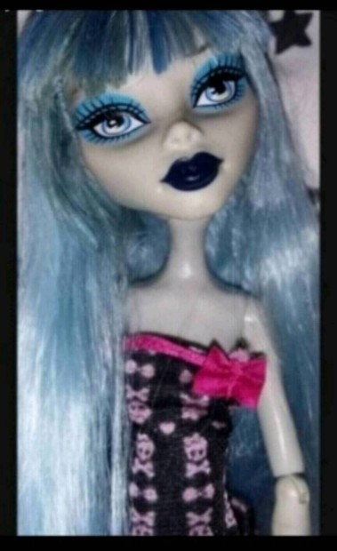 Ghoulia Yelps Monster high baba 