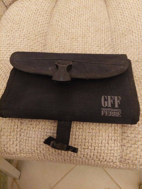 Gianfranco Ferre kozmetikai utaz� pipere t�ska csattal, f�rfi, fekete