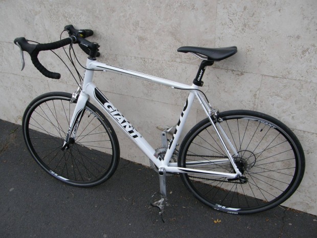 Giant Defy 3 "L" 56-os orszgti verseny kerkpr