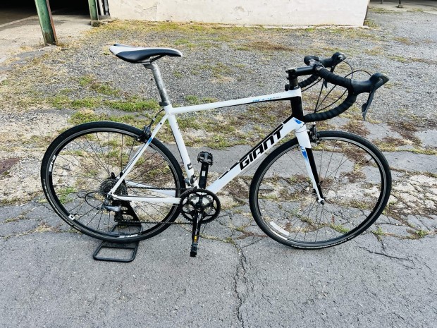 Giant Defy 4 orszgti kerkpr 54 cm