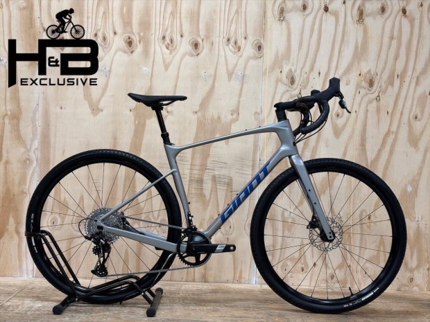Giant Revolt Advanced 1 gravel Carbon kerékpár Apex 2024