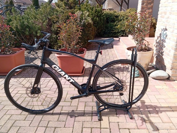 Giant karbon fitness bike.Újszerű!